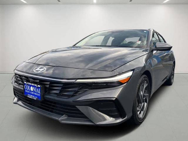 Used 2025 Hyundai Elantra SEL FWD image 3