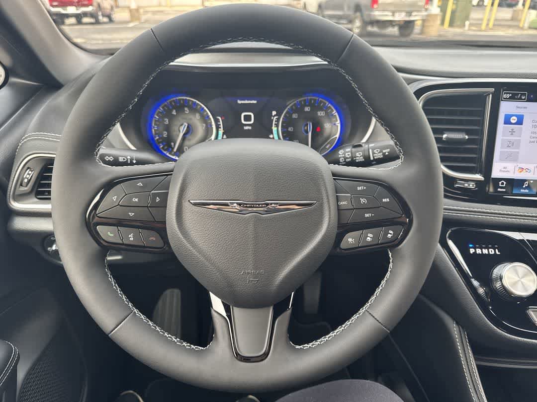 New 2026 Chrysler Pacifica Limited w/ S Appearance Package image 14