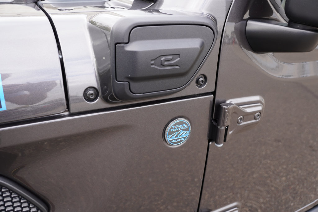 Used 2024 Jeep Wrangler Unlimited Rubicon 4xe AWD/4WD image 14