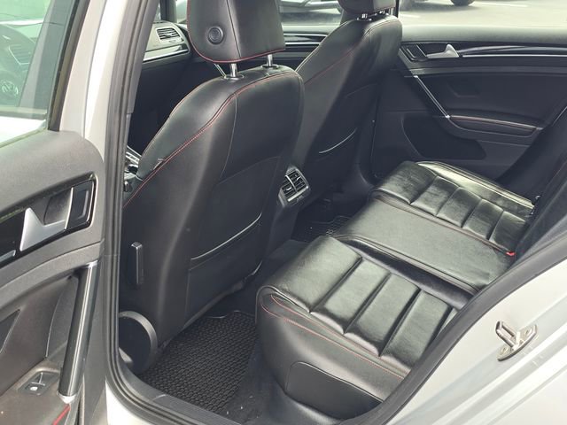 Used 2016 Volkswagen GTI SE w/ Lighting Package (SEL) FWD image 10