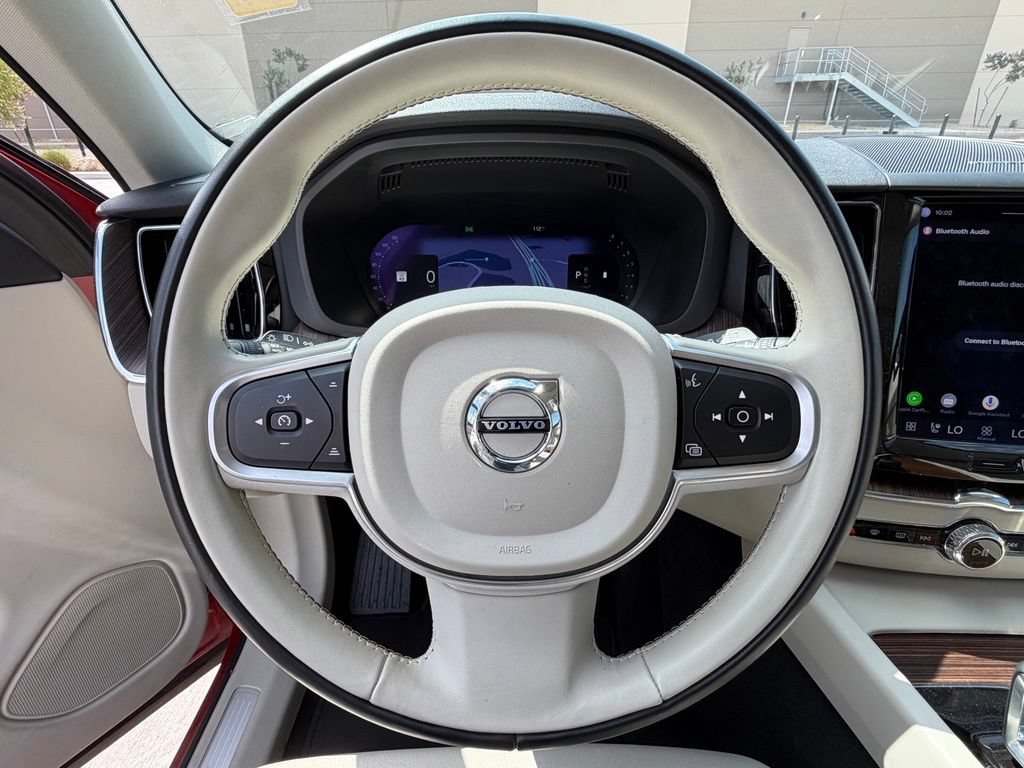 Used 2022 Volvo XC60 B5 Momentum w/ Climate Package AWD/4WD image 15