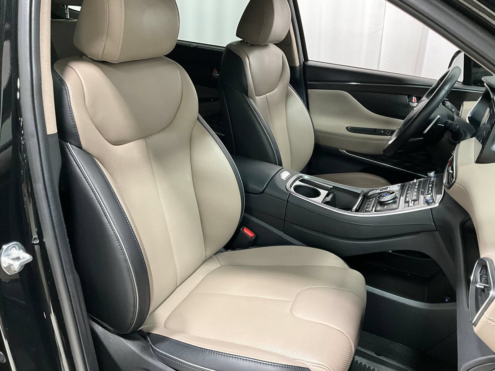 Used 2023 Hyundai Santa Fe Limited AWD/4WD image 8