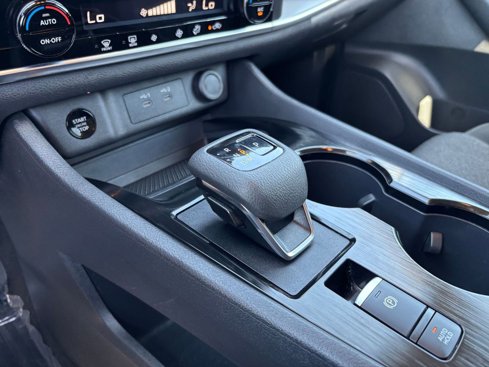 Used 2025 Nissan Rogue SV AWD/4WD image 43