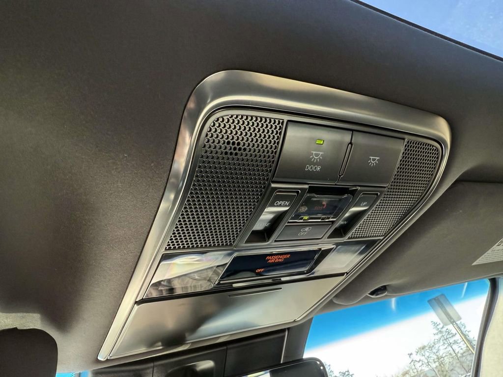 Used 2024 Lexus LX 600 4WD w/ Luxury Package image 27