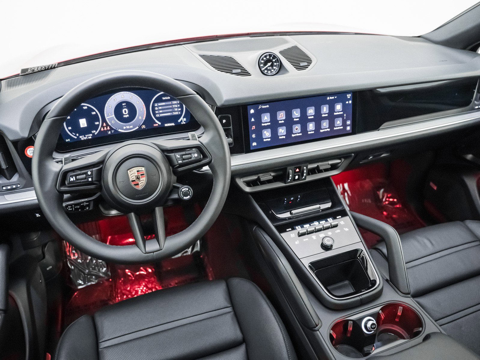 Certified 2025 Porsche Cayenne Coupe image 18