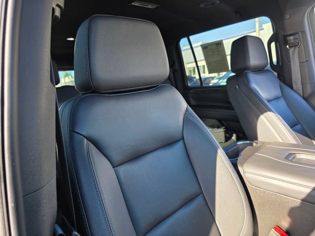 Used 2024 Chevrolet Suburban LT RWD image 11