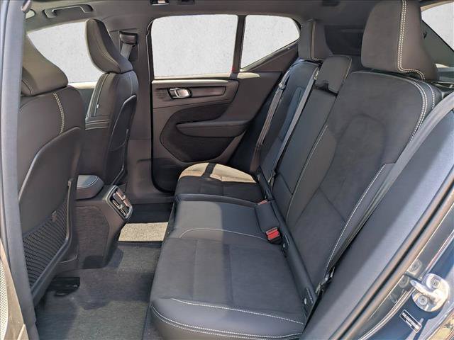 New 2026 Volvo XC40 B5 Ultra w/ Protection Package Premier AWD/4WD image 17