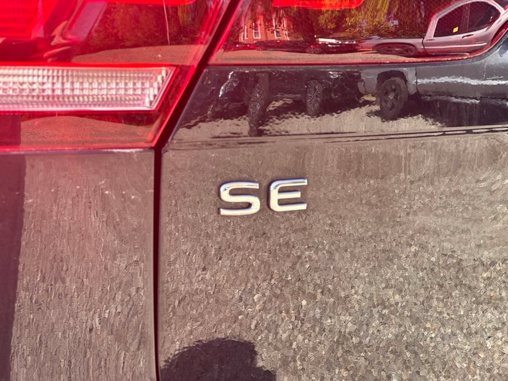 Used 2023 Volkswagen Tiguan SE AWD/4WD image 4