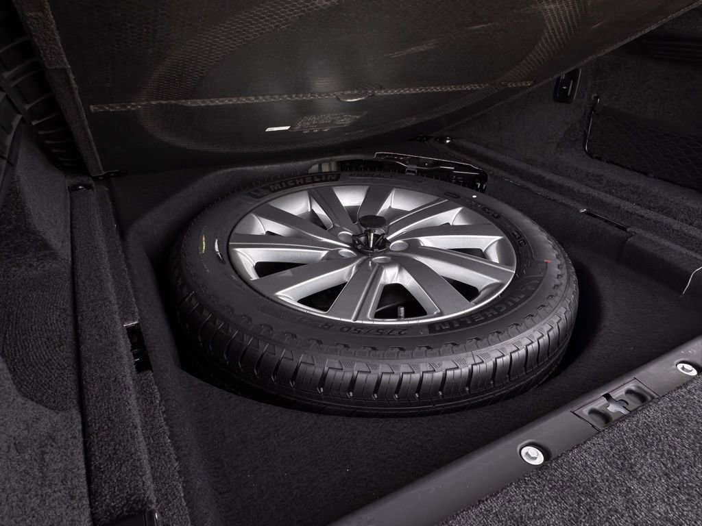 Used 2023 Land Rover Range Rover SE image 28