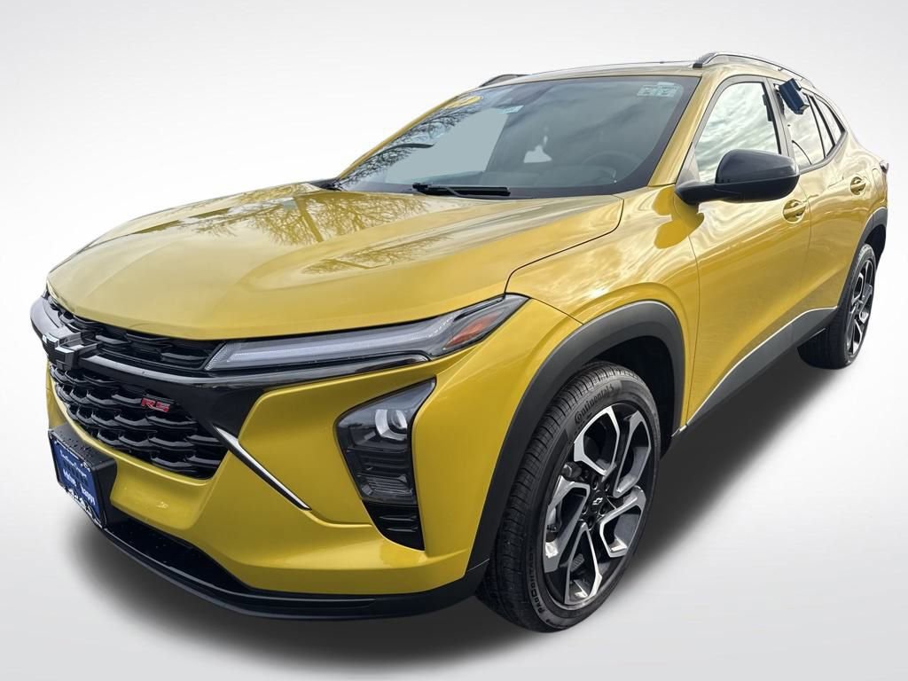 Used 2024 Chevrolet Trax RS w/ Sunroof Package image 3