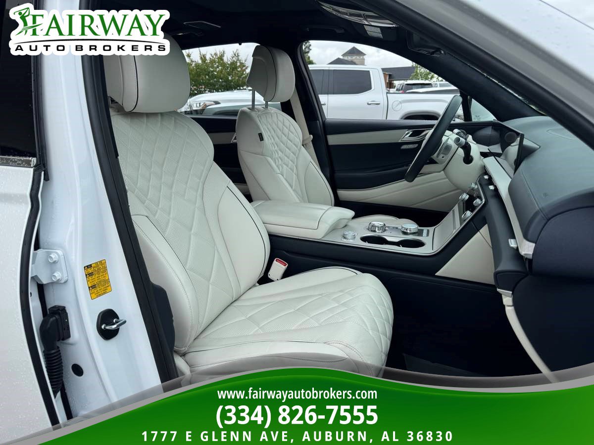 Used 2025 Genesis GV80 3.5T Prestige AWD/4WD image 12