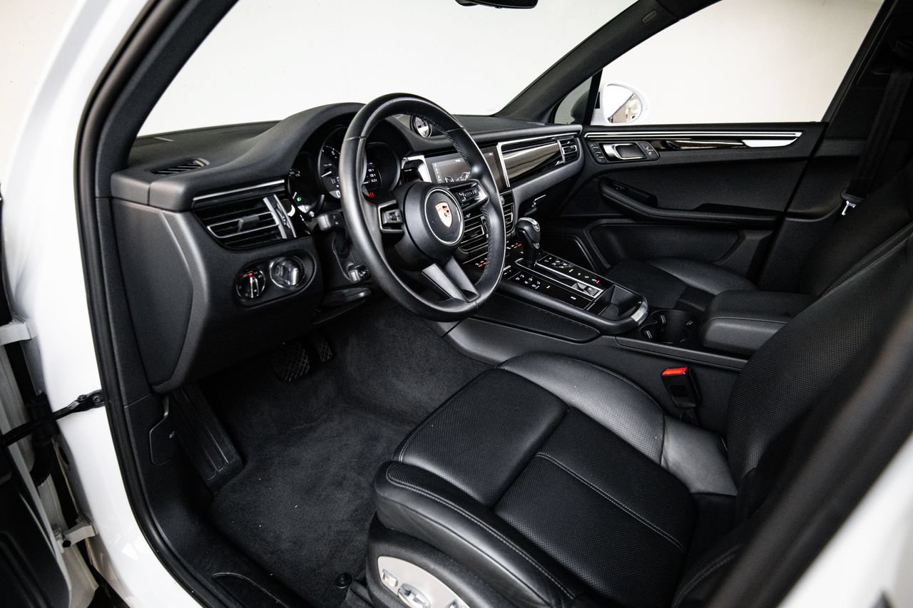 Certified 2023 Porsche Macan AWD/4WD image 4