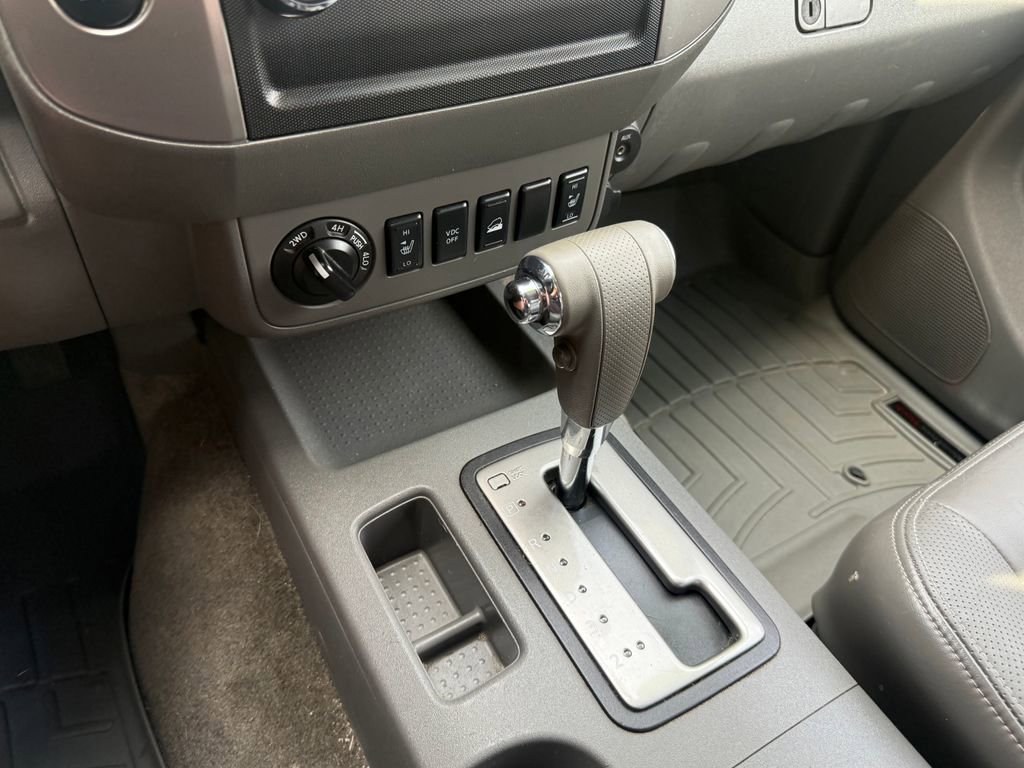 Used 2010 Nissan Frontier LE w/ LE Value Truck Pkg AWD/4WD image 30