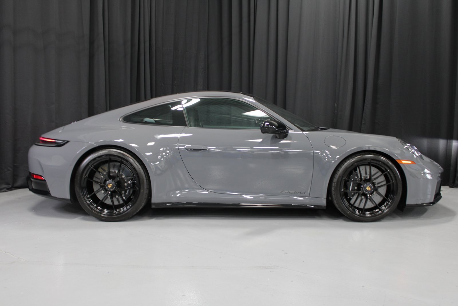 New 2025 Porsche 911 Carrera 4 GTS image 8