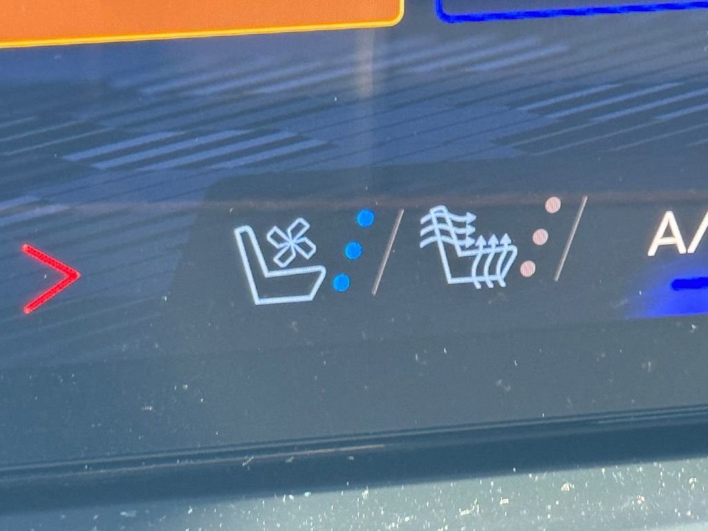 New 2025 Chevrolet Suburban Premier image 18