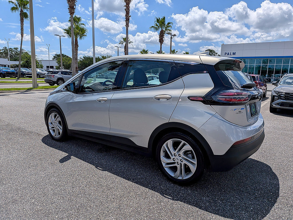 Certified 2023 Chevrolet Bolt LT w/ Driver Confidence Package FWD image 31