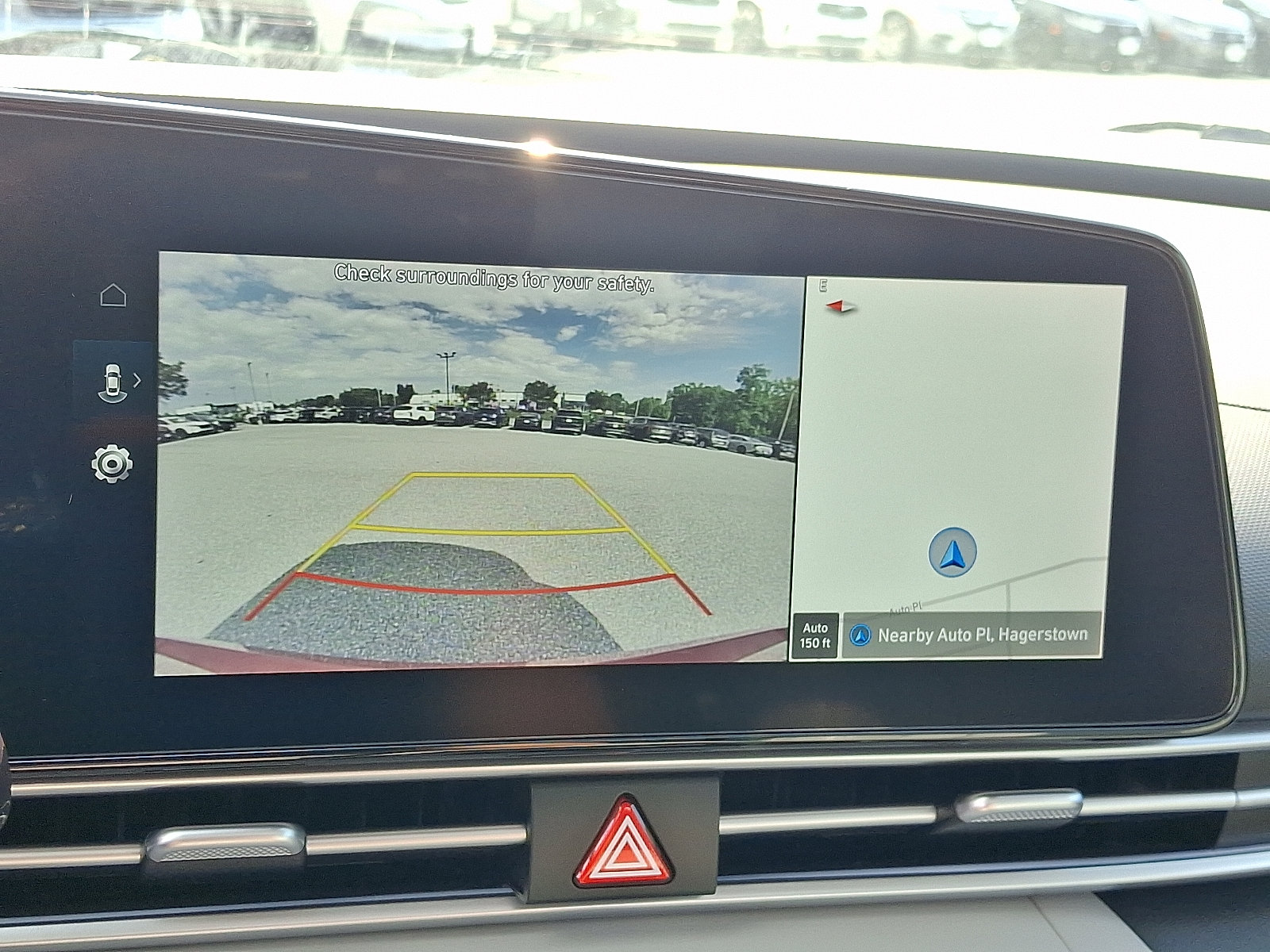 Used 2025 Hyundai Elantra Limited FWD image 19