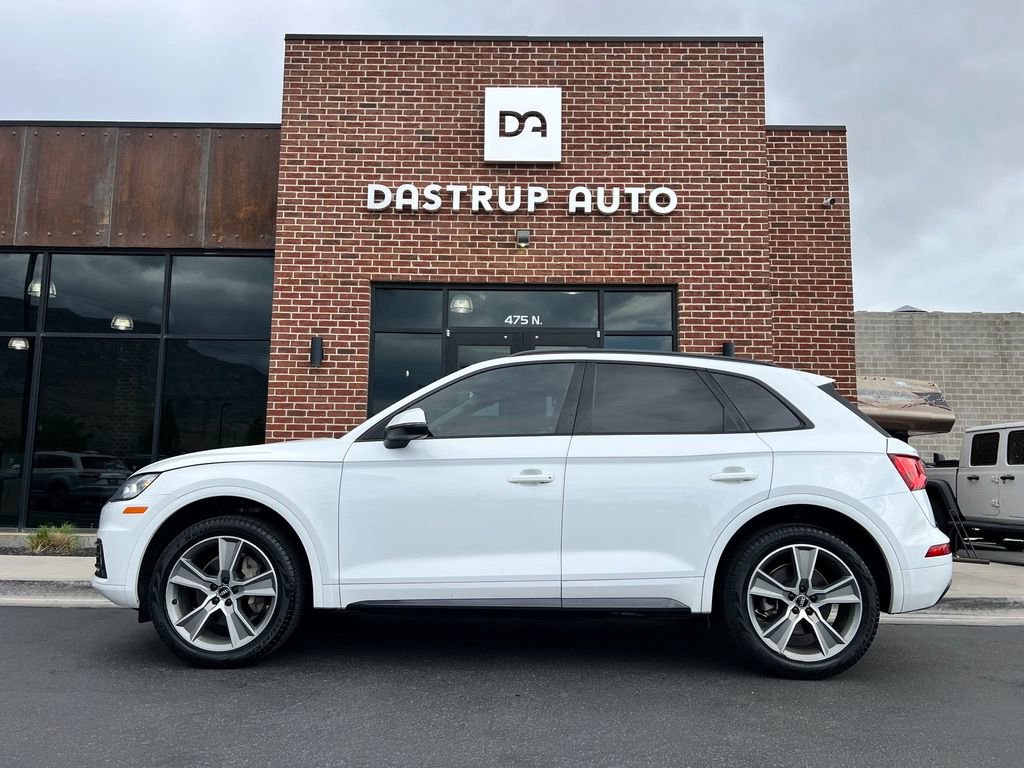 Used 2019 Audi Q5 2.0T Premium Plus w/ Premium Plus Package AWD/4WD image 2