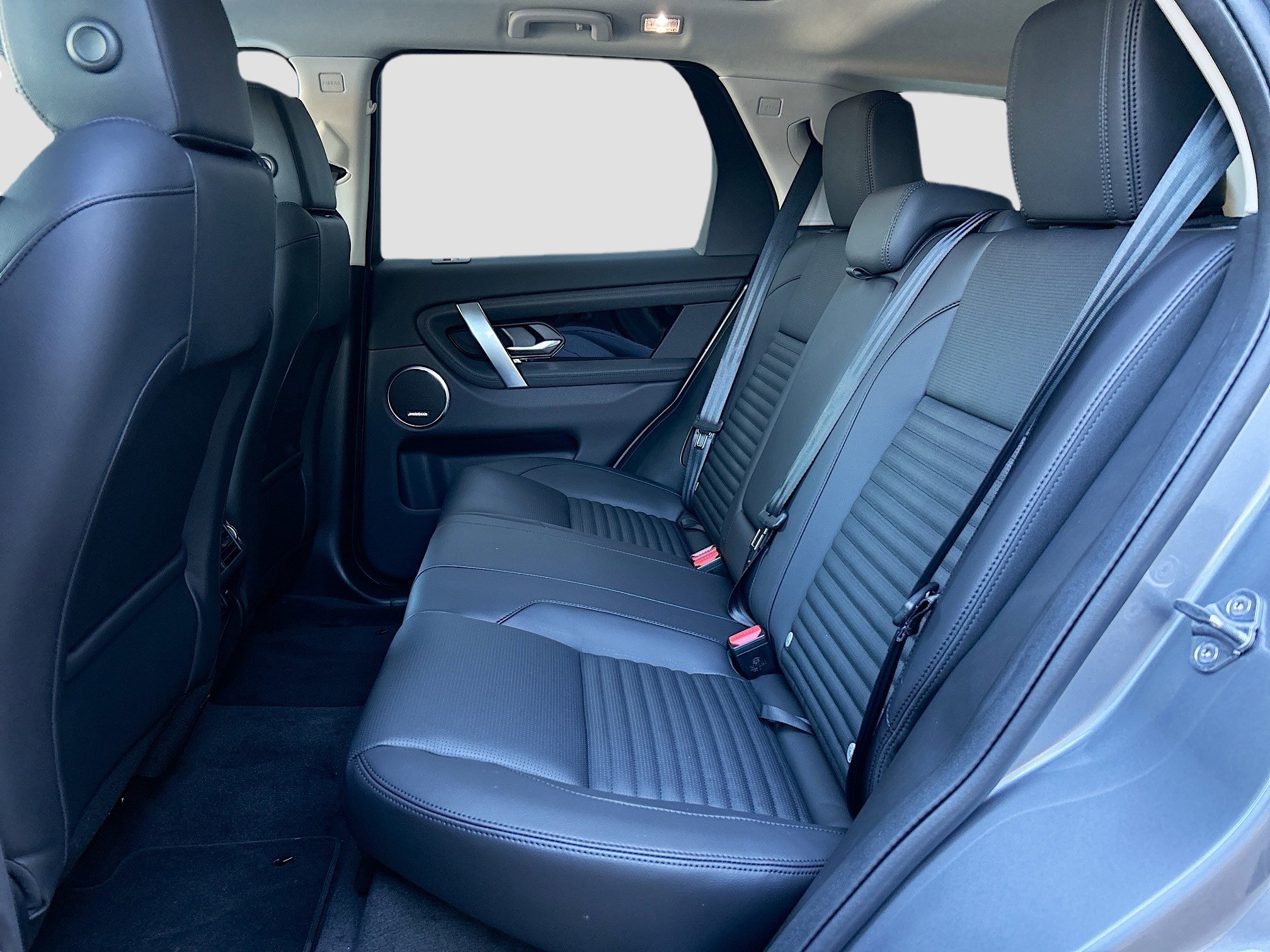 Used 2025 Land Rover Discovery Sport S image 15