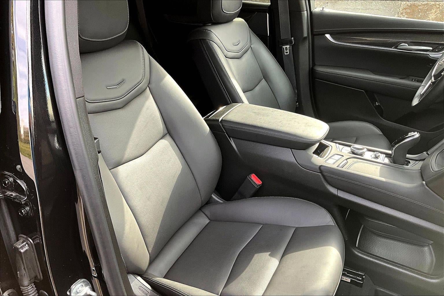 Used 2026 Cadillac XT5 Sportv w/ LPO, Floor Liner Package AWD/4WD image 7