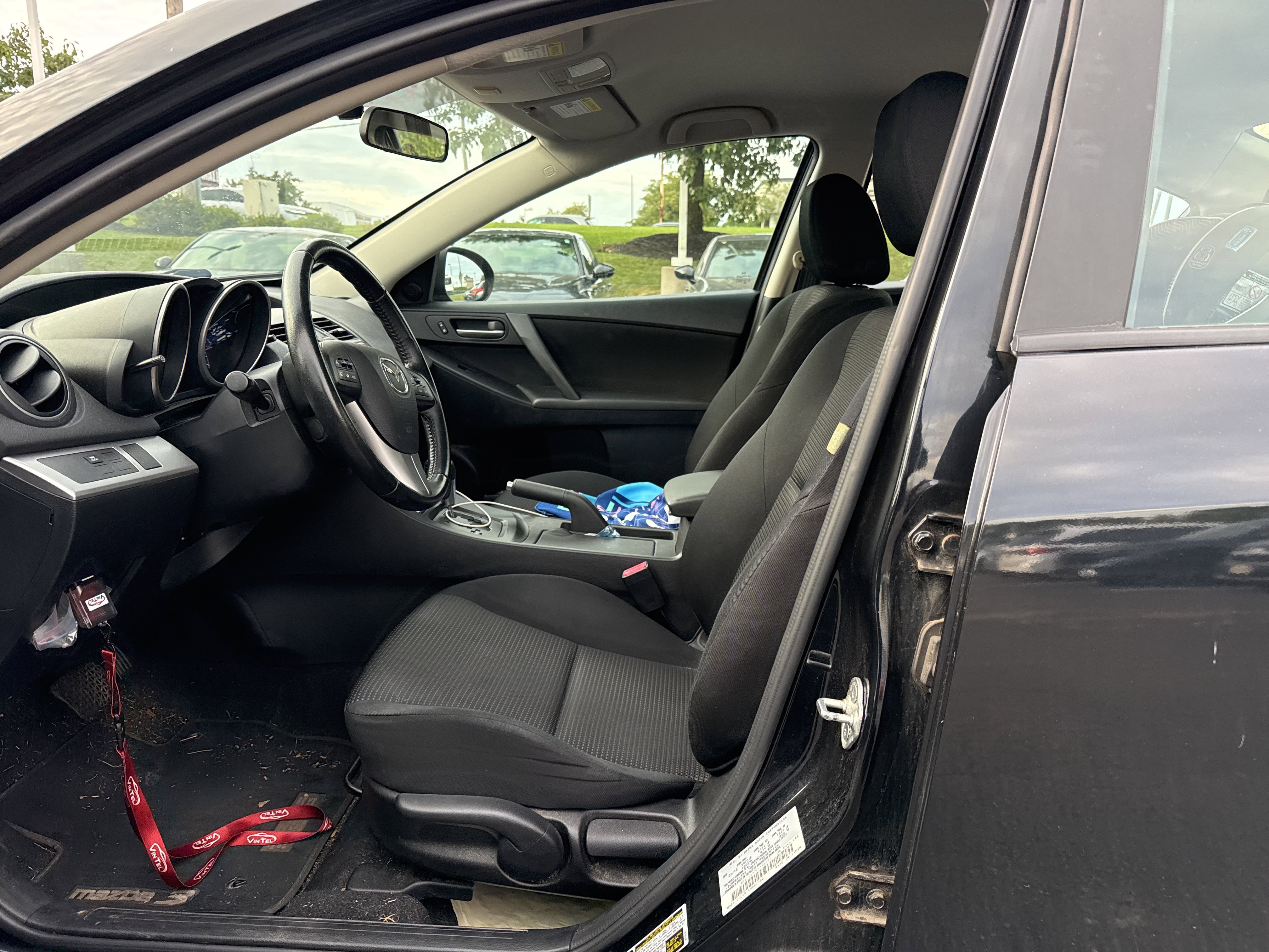 Used 2012 MAZDA MAZDA3 i Touring FWD image 8