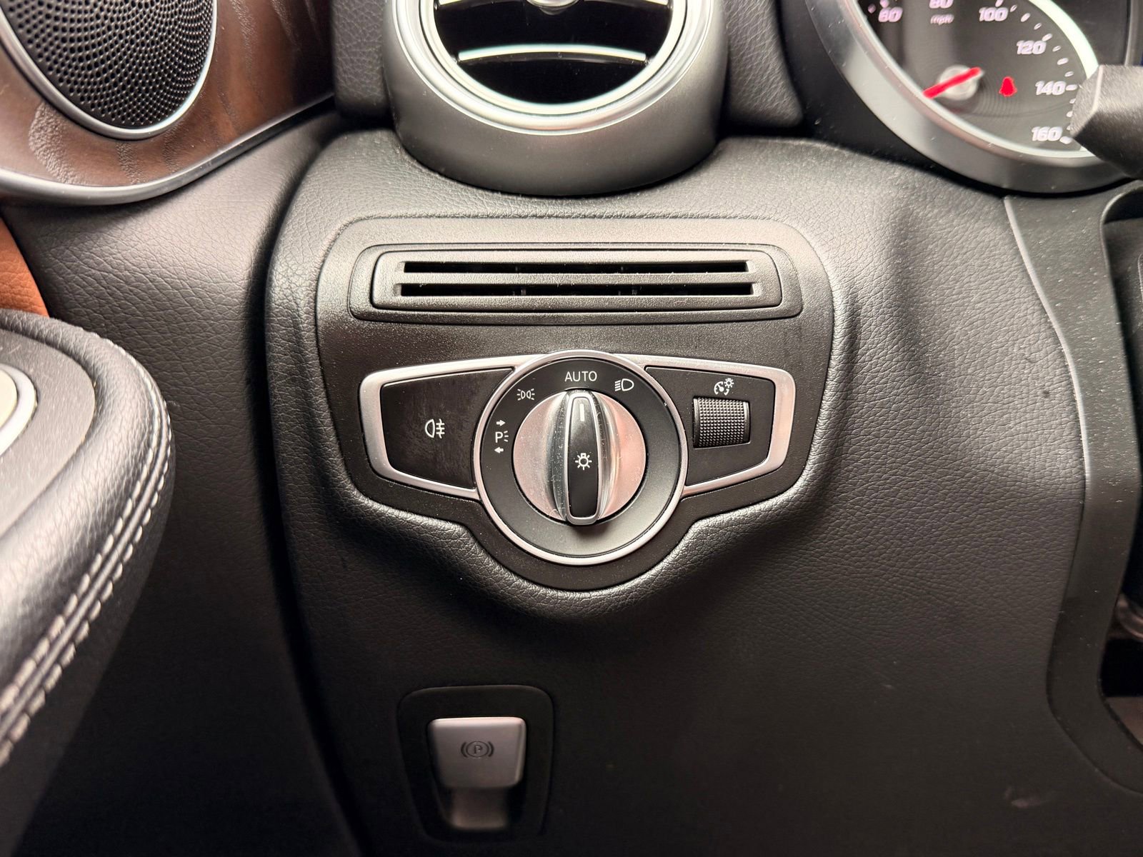 Used 2021 Mercedes-Benz GLC 300 image 24