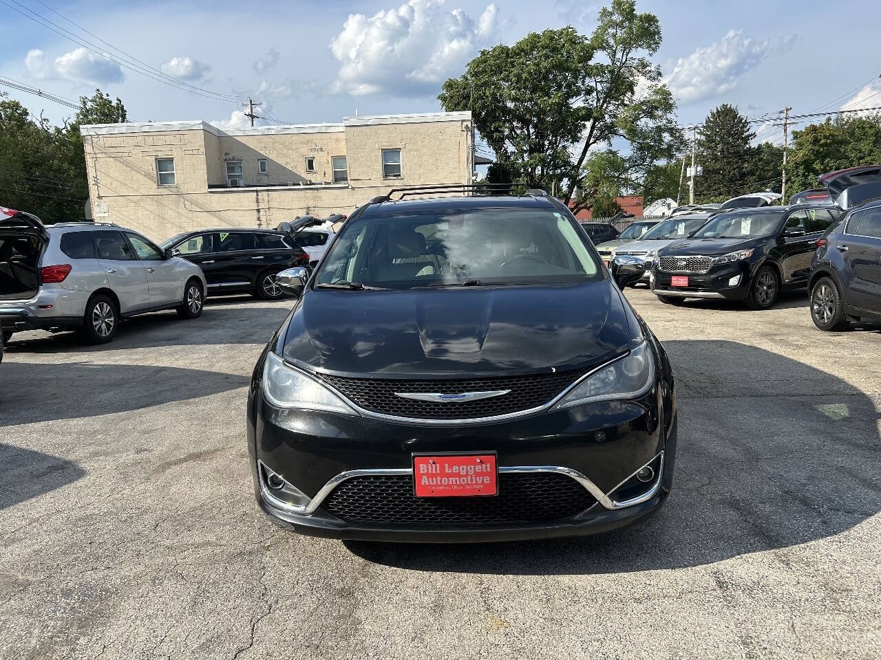 Used 2019 Chrysler Pacifica Limited FWD image 3