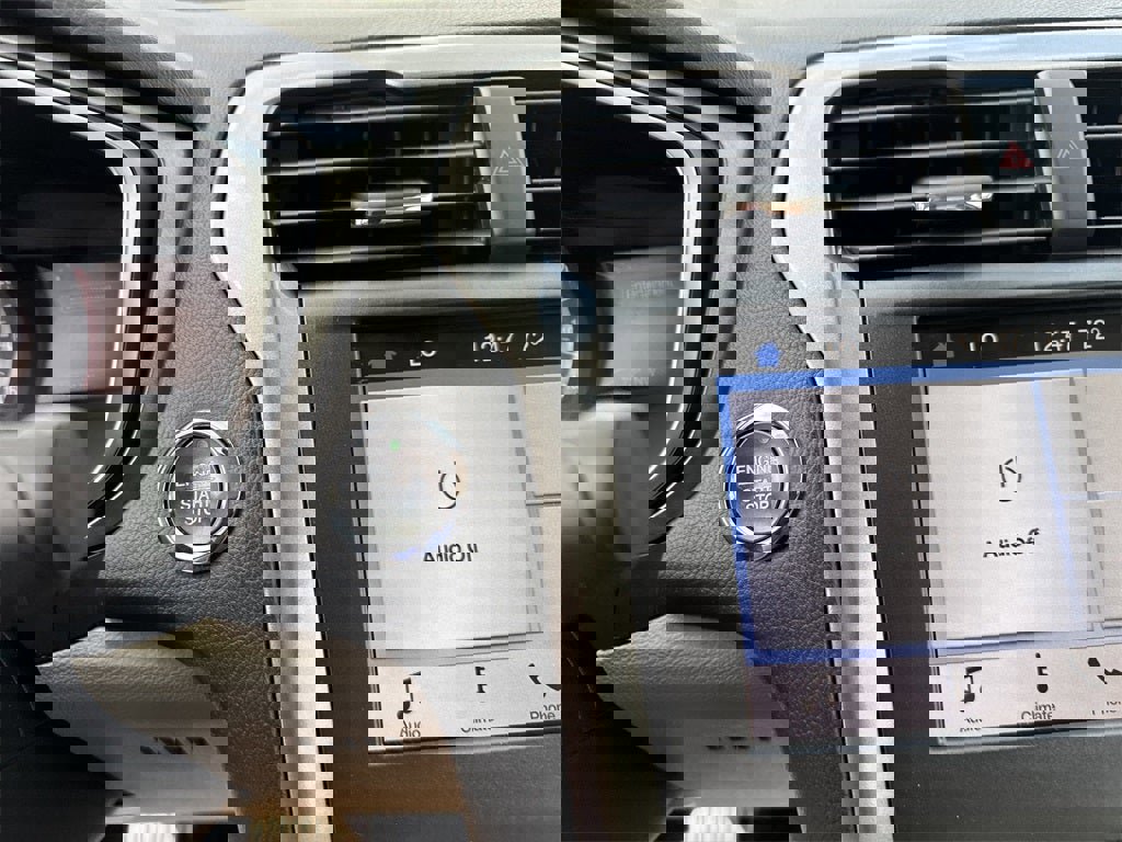 Used 2019 Ford Fusion SEL image 48