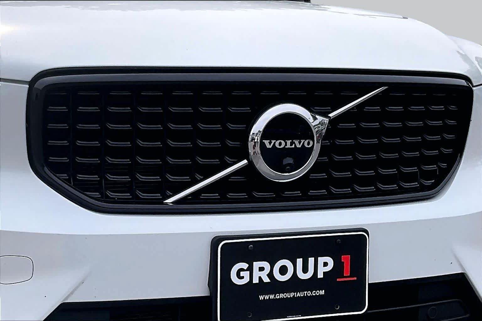 Used 2023 Volvo XC40 B5 Plus AWD/4WD image 31