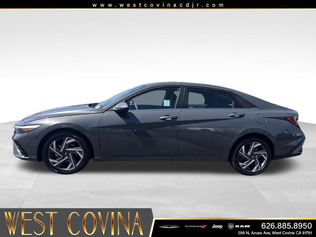 Used 2025 Hyundai Elantra SEL FWD image 6