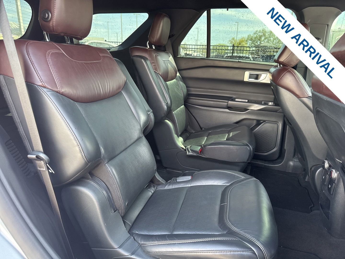 Used 2020 Ford Explorer Platinum w/ Premium Technology Package image 11