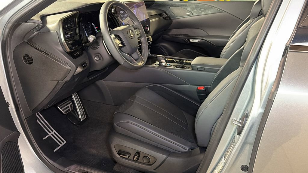 Used 2024 Lexus RX 500h F Sport w/ Convenience Package AWD/4WD image 22