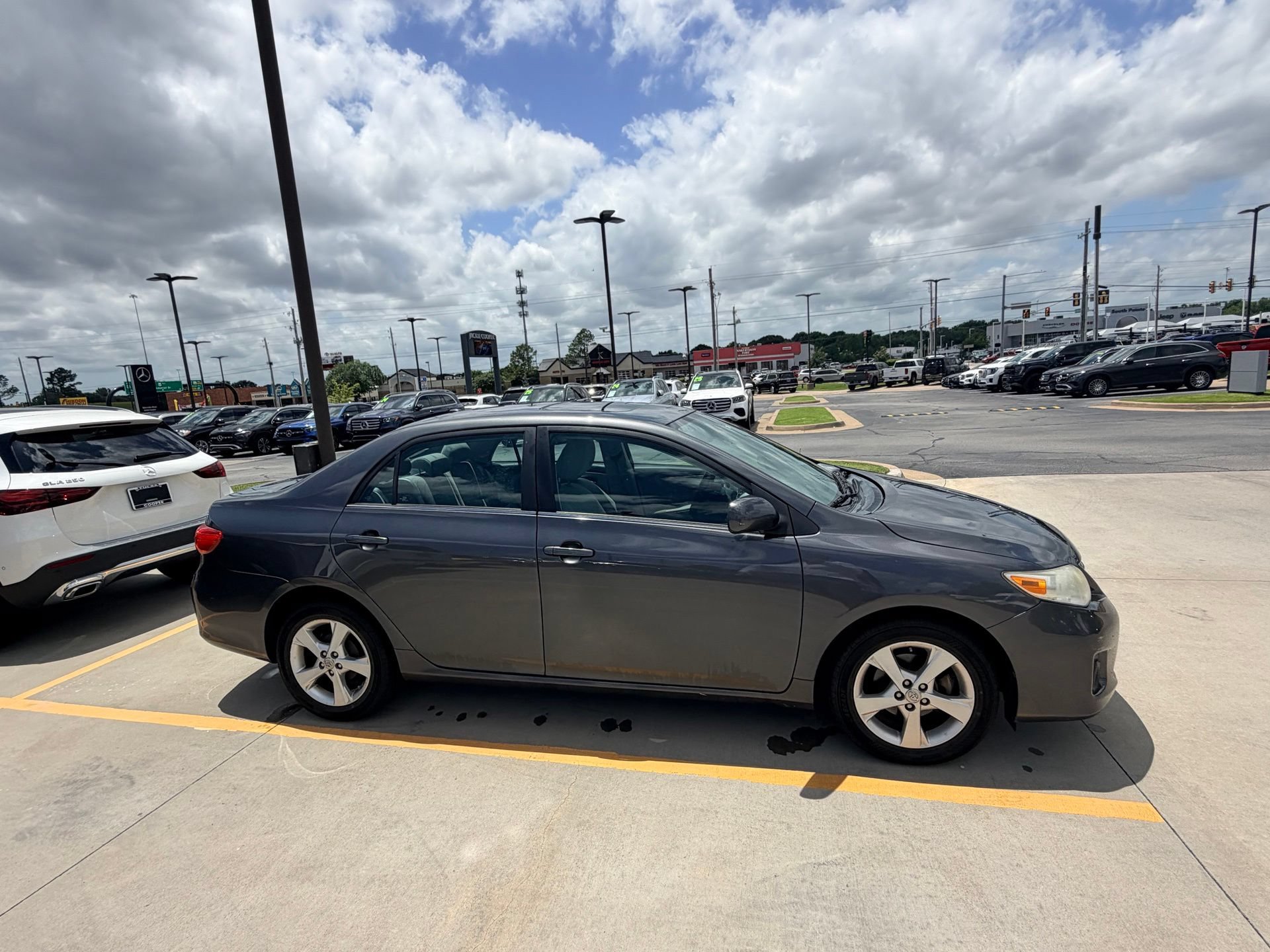 Used 2013 Toyota Corolla LE w/ Premium Pkg FWD image 5