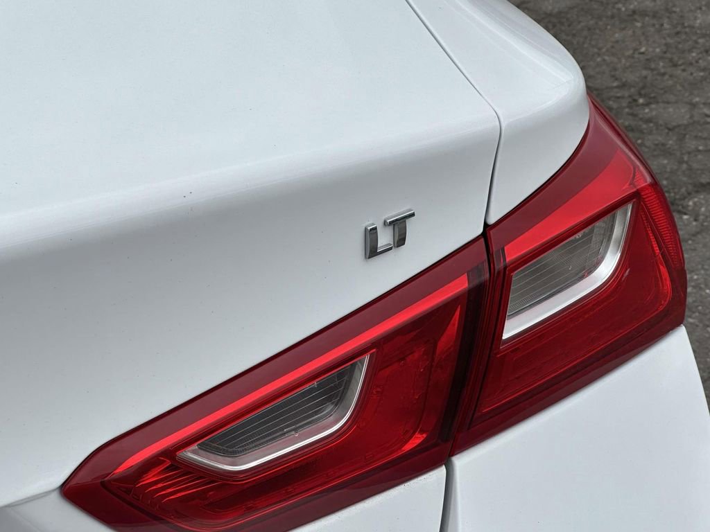 Used 2023 Chevrolet Malibu LT FWD image 10