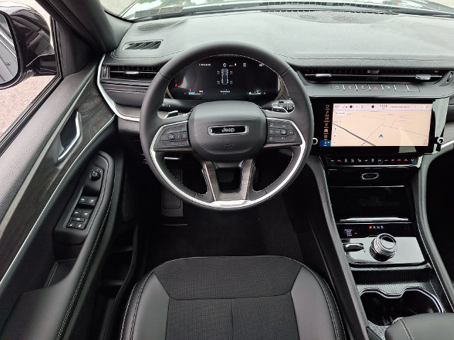 New 2026 Jeep Grand Cherokee Altitude AWD/4WD image 2