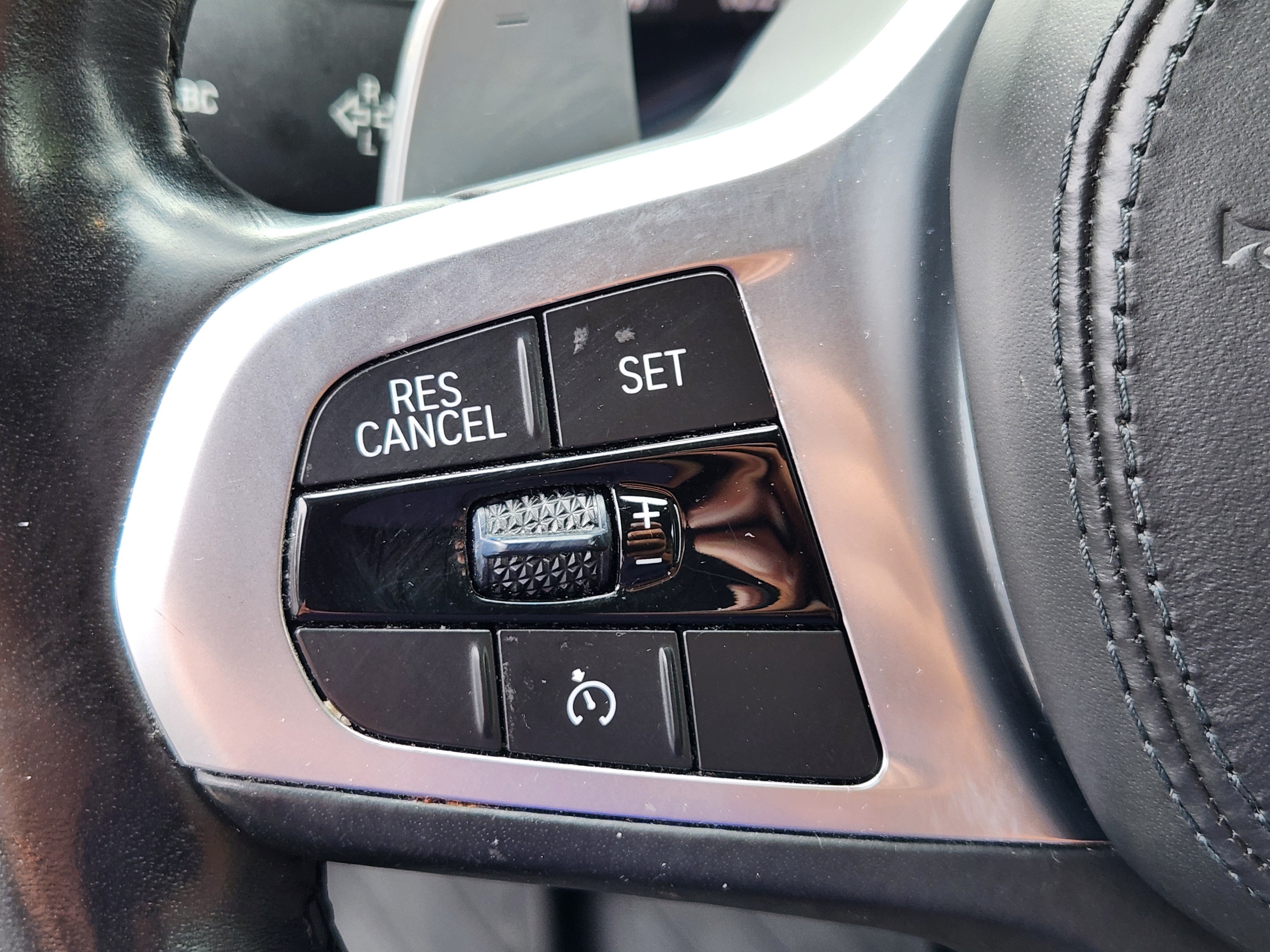 Used 2021 BMW X4 xDrive30i w/ M Sport Package AWD/4WD image 25