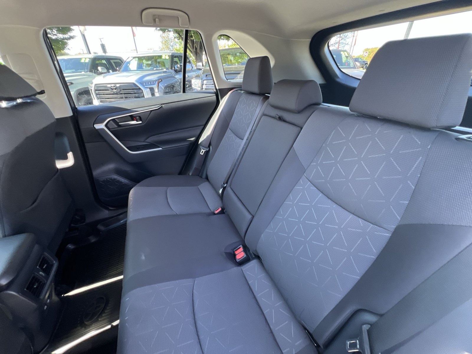 Used 2025 Toyota RAV4 XLE w/ Weather Package AWD/4WD image 23