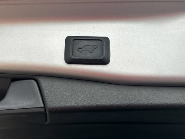 Used 2019 Toyota RAV4 Limited w/ Advanced Technology Package AWD/4WD image 13