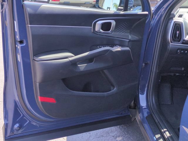 Certified 2025 Kia Sorento EX w/ Panoramic Sunroof Package AWD/4WD image 12
