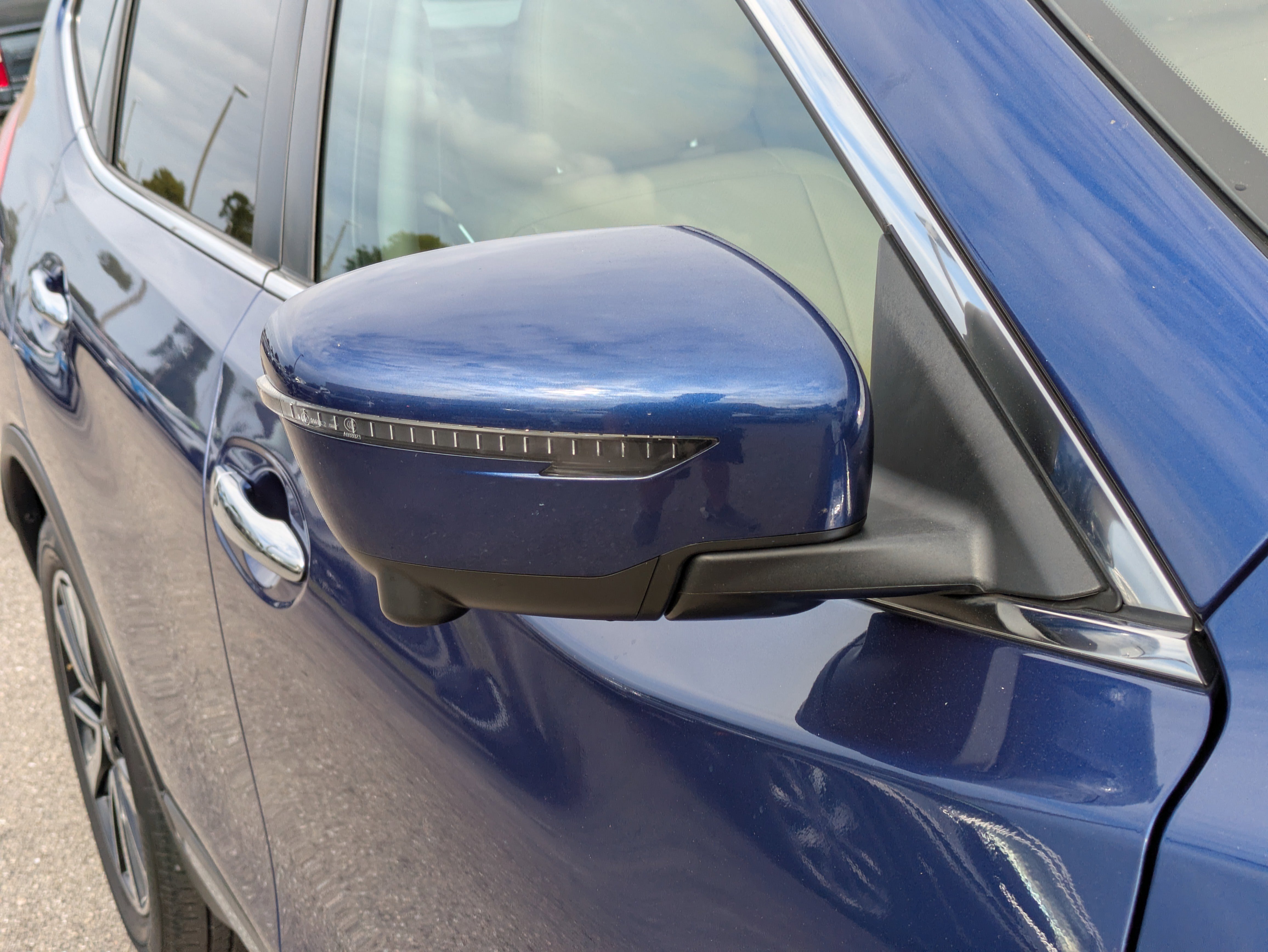 Used 2020 Nissan Rogue SL w/ Premium Package image 12