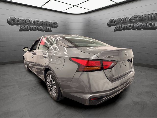 Certified 2024 Nissan Altima 2.5 SV FWD image 3