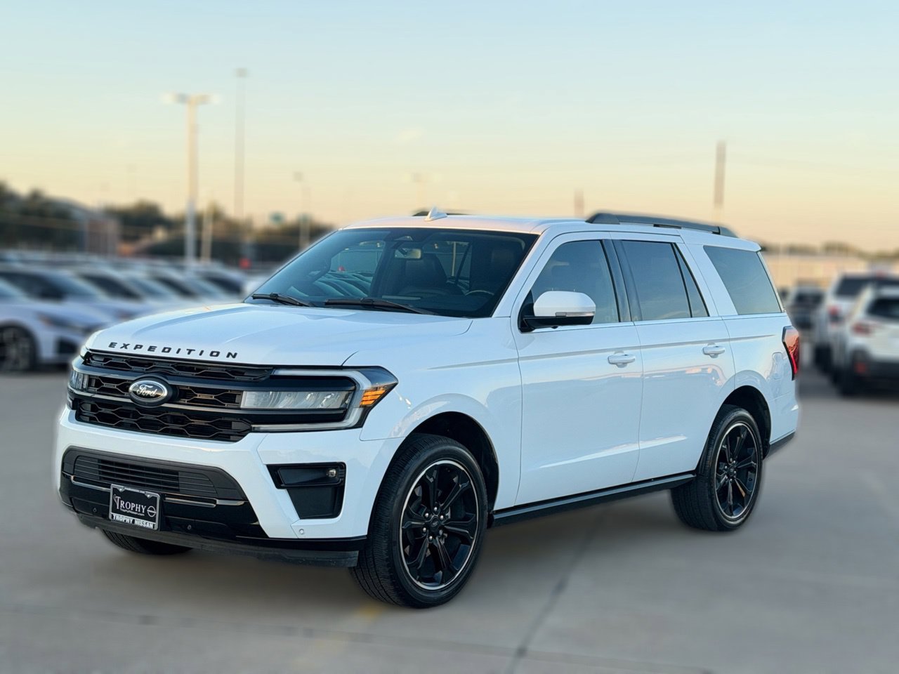 Used 2022 Ford Expedition Limited RWD image 2