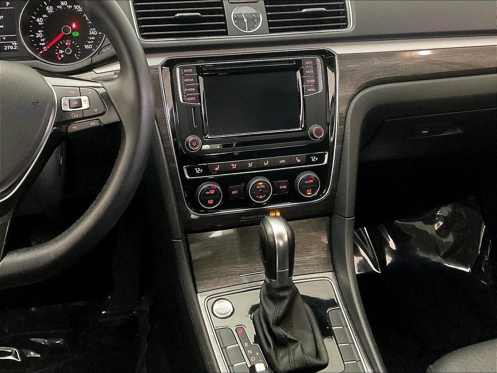 Used 2017 Volkswagen Passat 1.8T SE w/ SE Lighting Package FWD image 9
