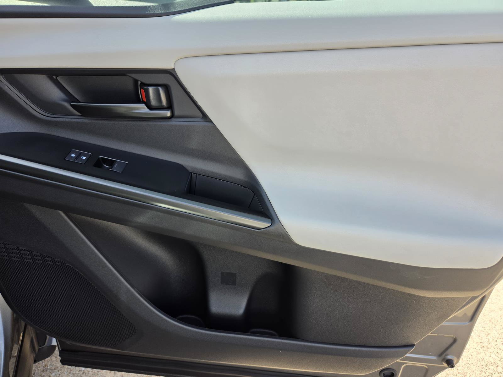 Used 2026 Toyota bZ FWD image 7