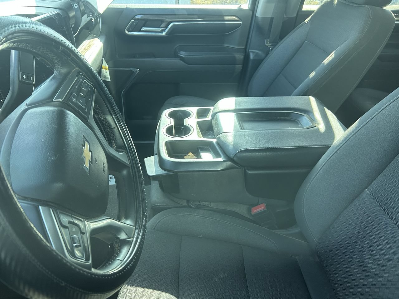 Used 2023 Chevrolet Silverado 1500 LT AWD/4WD image 12