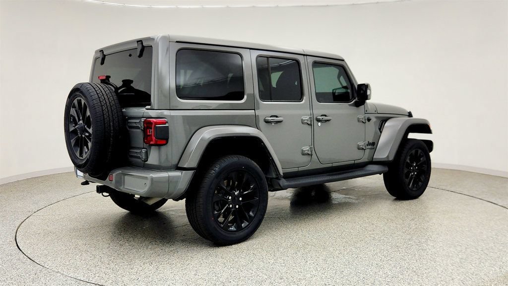 Used 2022 Jeep Wrangler Unlimited Sahara AWD/4WD image 5