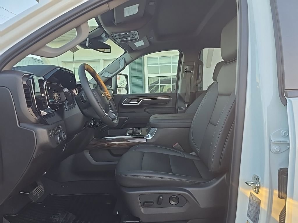 New 2026 Chevrolet Silverado 3500 LT w/ All Star Edition image 15