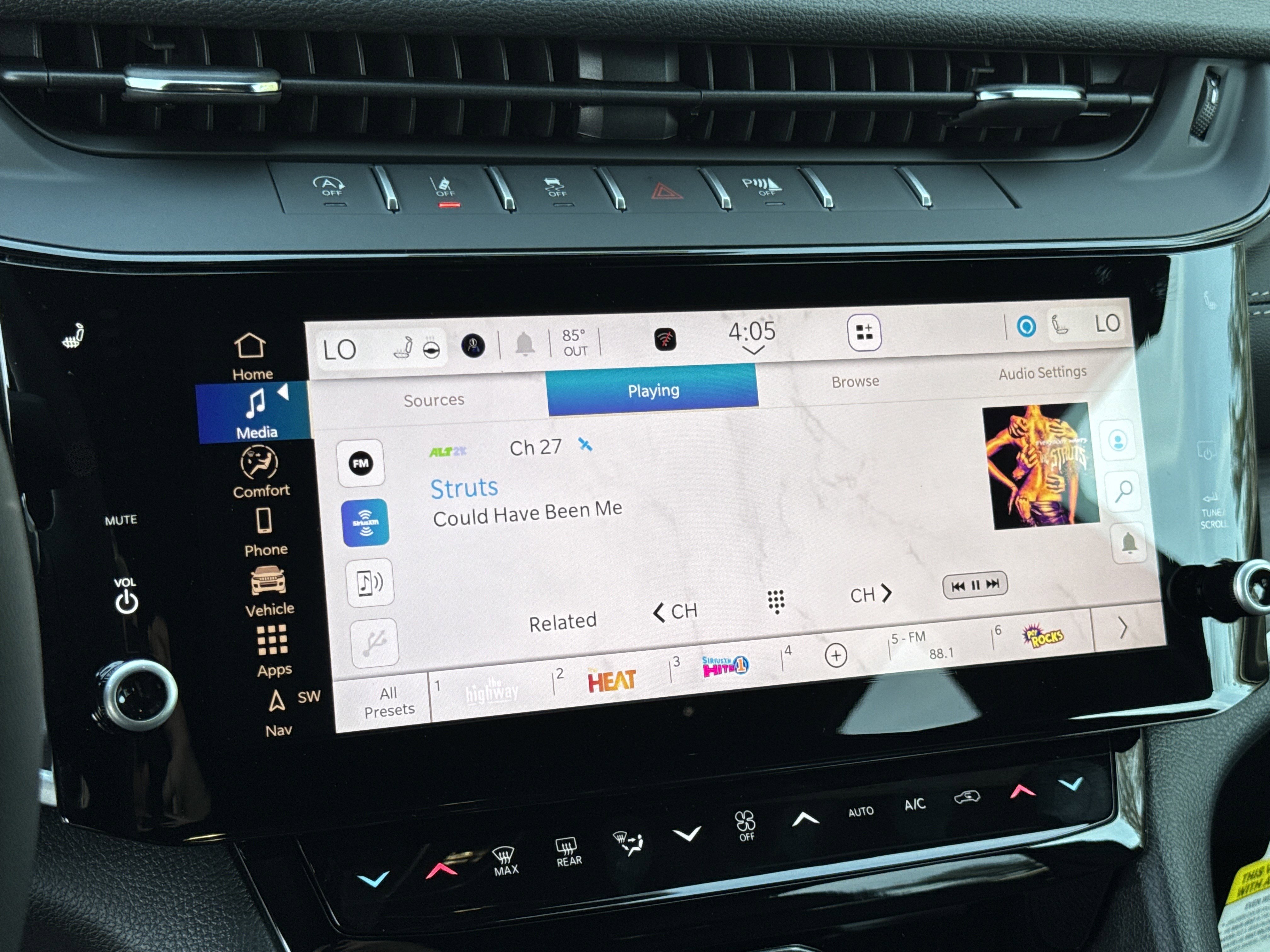 New 2026 Jeep Grand Cherokee Limited w/ Luxury Tech Group II image 35