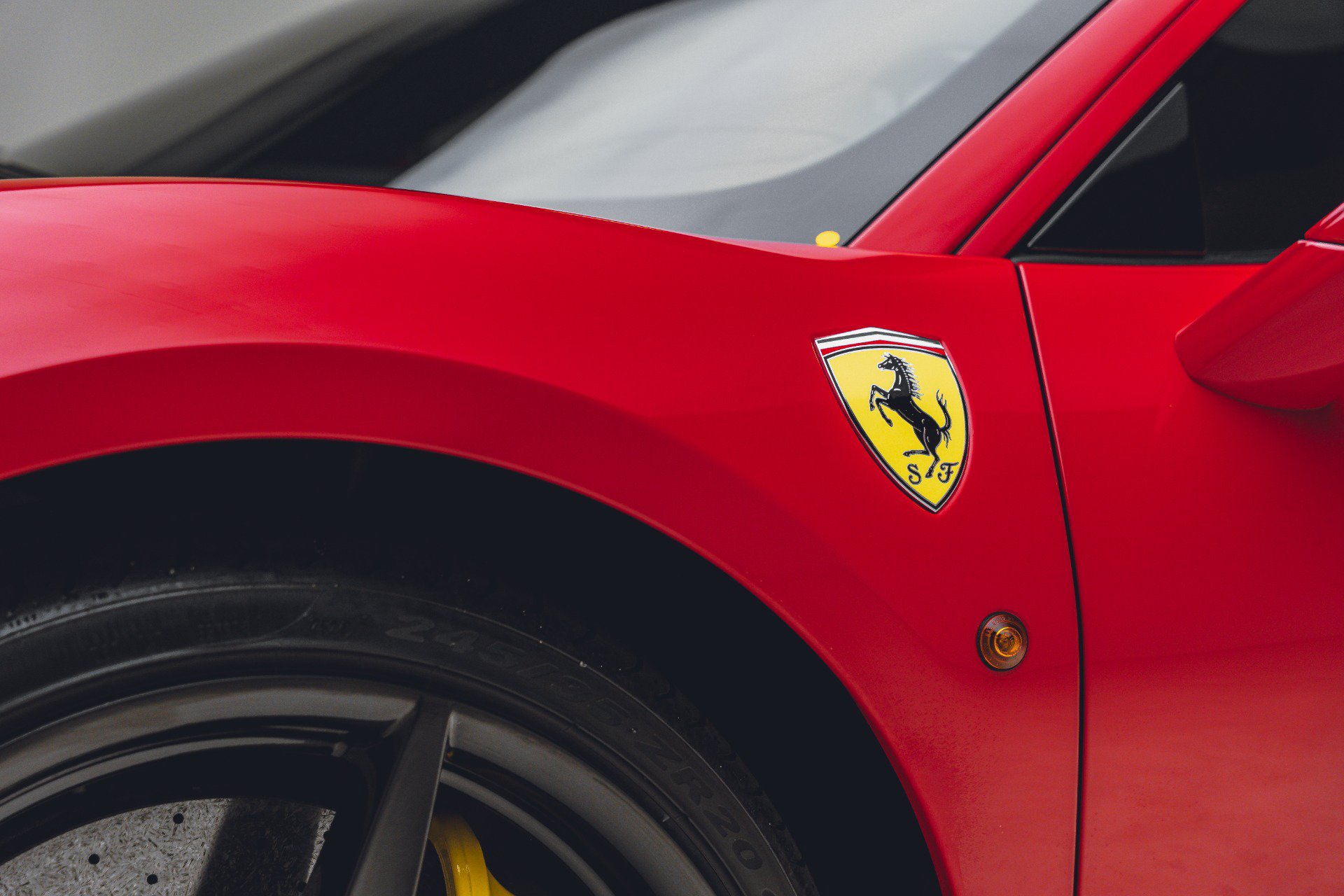 Used 2017 Ferrari 488 GTB RWD image 22