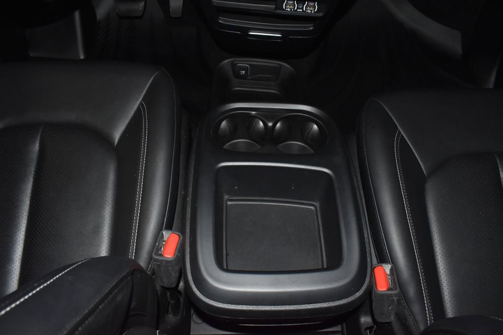 Used 2025 Chrysler Pacifica Select FWD image 28